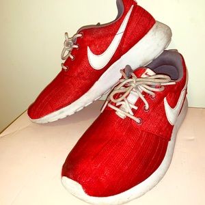 NIKE Red Roshes